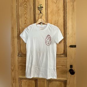 Women’s medium white tshirt